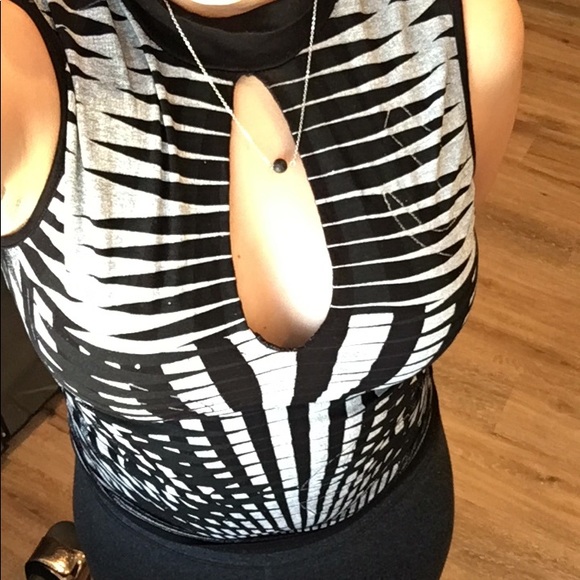 Open halter top - Picture 1 of 2